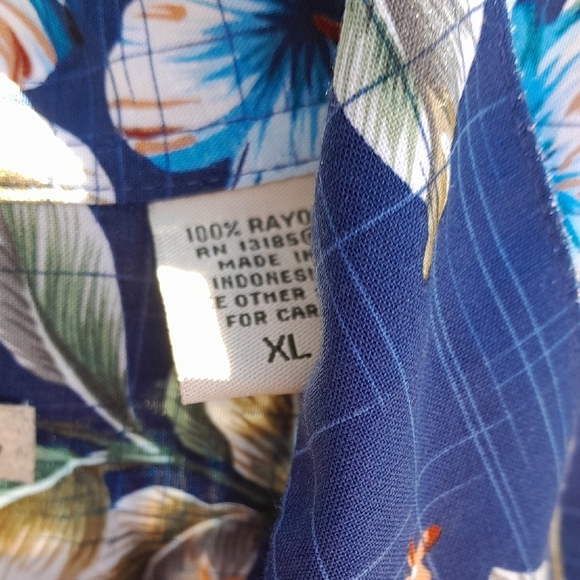 Blue Floral Casual Button Down Shirt, Size XL - Picture 6 of 8